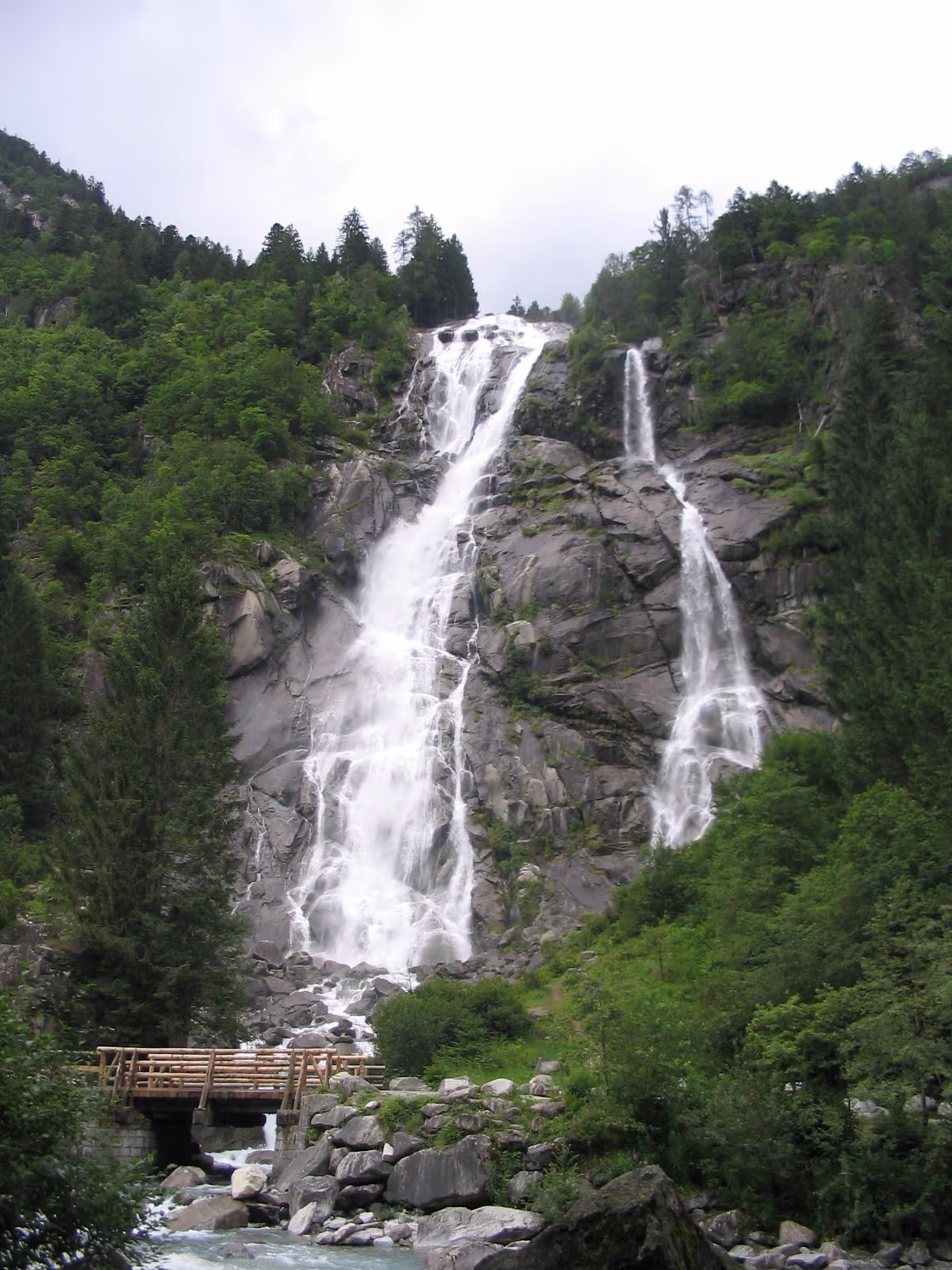 Les cascades du Trentin a atteindre a pied : promenades entre eau et nature