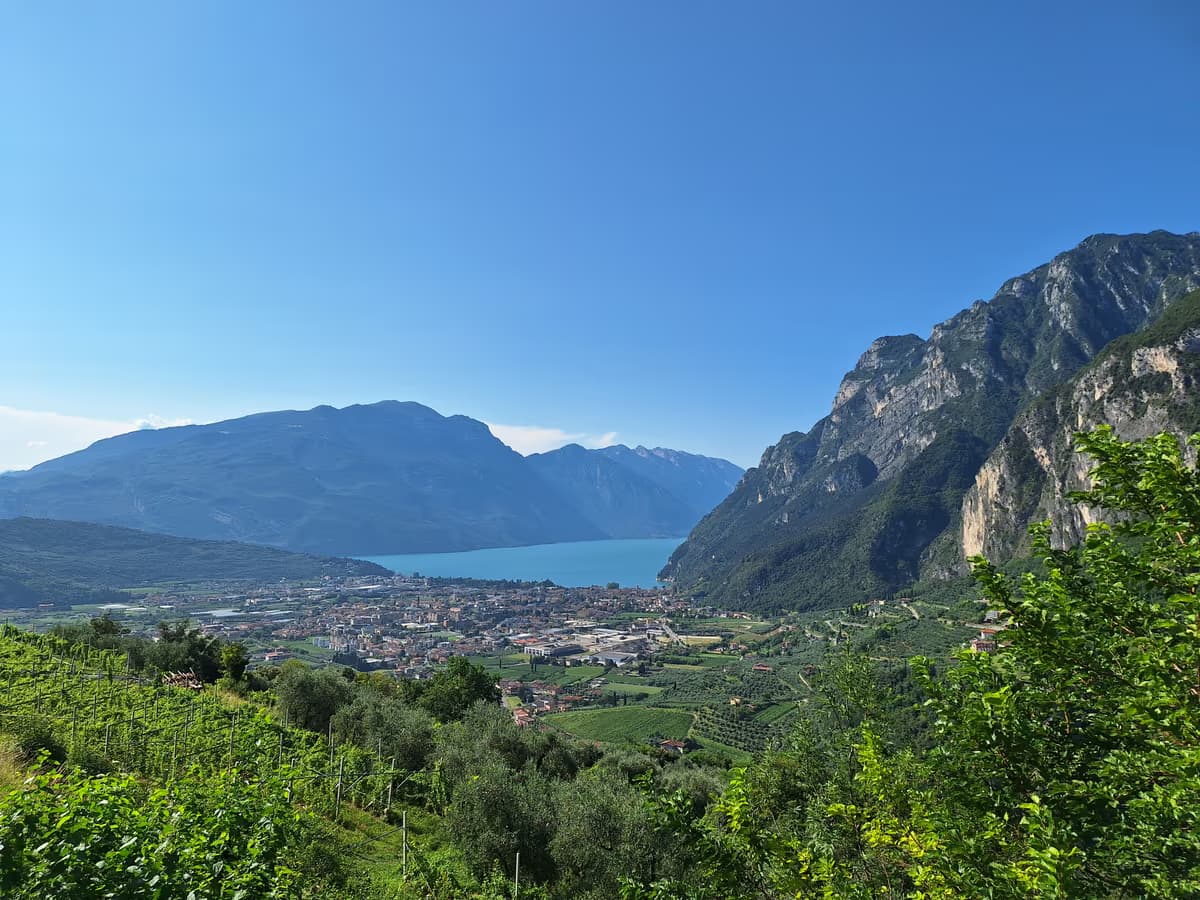 Le lac de Garde depuis le Trentin : Riva, Torbole et Arco entre vent, eau et nature